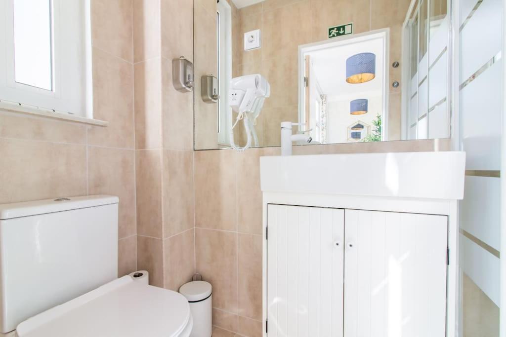 Downtown 7 Bedroom Apartment - Liberdade Lisbon Bagian luar foto