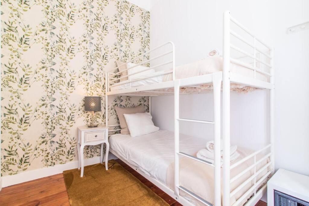 Downtown 7 Bedroom Apartment - Liberdade Lisbon Bagian luar foto